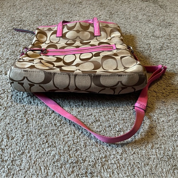 COACH Foldover Tote Shopper Signature Purse Pink Stripe F23304 Crossbody Bag Top - Picture 8 of 12